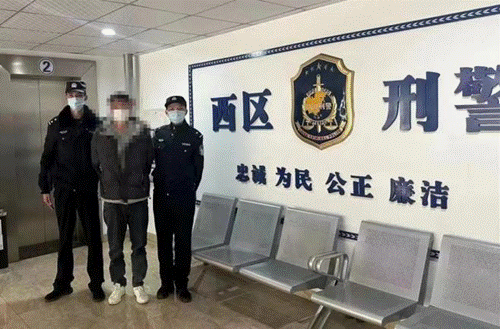 https://www.bwc.uestc.edu.cn/__local/3/49/2B/71FAF76DF0C31F0230FF8E64E70_F2DBF405_60588.png