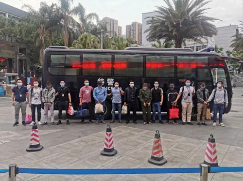 https://www.bwc.uestc.edu.cn/__local/2/A6/AA/640C70FEEE2EA36D6FF42919B42_D440BDFC_39D6B.jpg